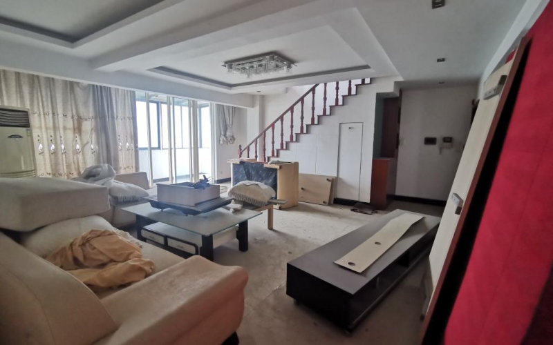 貴陽市寶山北路185號經典時代花園廣場兩處住宅轉讓